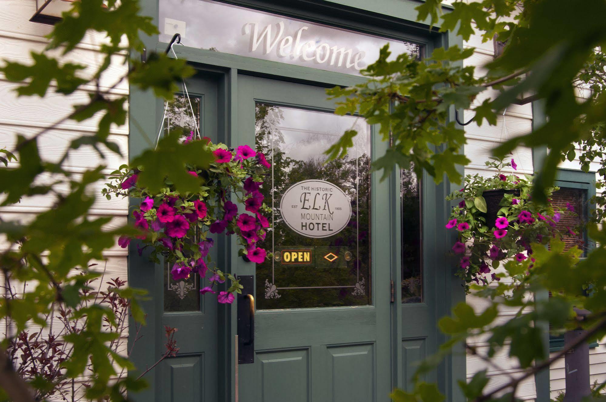 The Historic Elk Mountain Hotel ภายนอก รูปภาพ